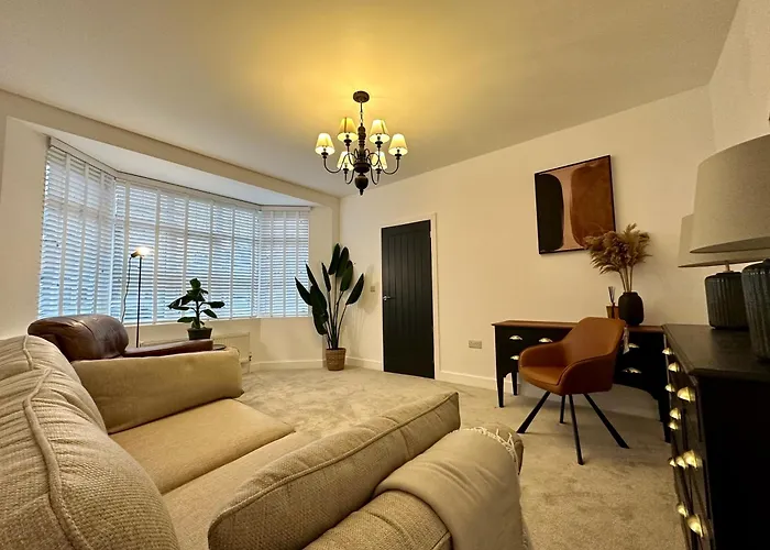 Clover Lodge Portsmouth Luxury Home With Off Road Free Parking